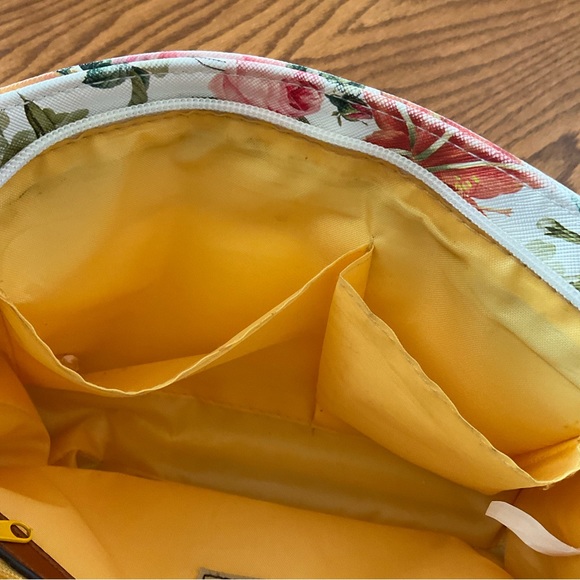 GAL Multi-Color Floral Crossbody/Shoulder Handbag - Picture 9 of 9